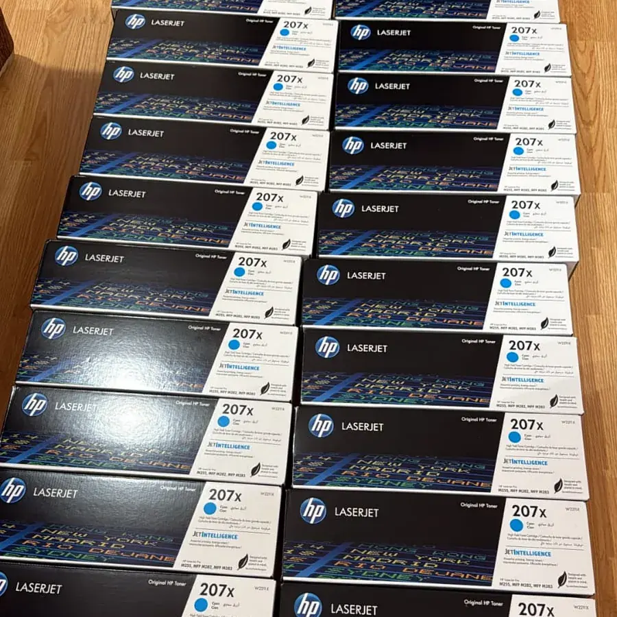 Cutii HP LaserJet 207X cyan, originale, stivuite în două rânduri